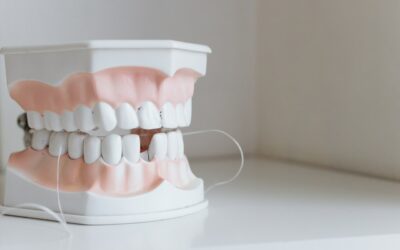 Qué tipos de implantes dentales existen